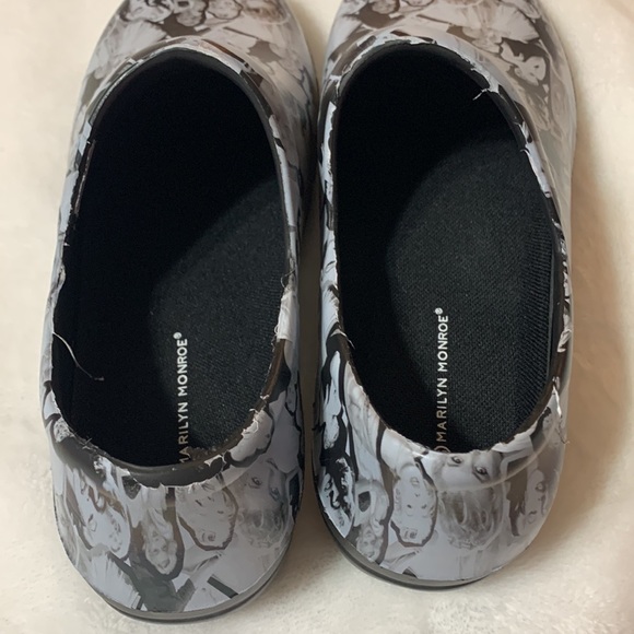 Marilyn Monroe scrub clog - Picture 8 of 10